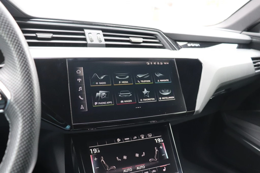 Hoofdafbeelding Audi e-tron