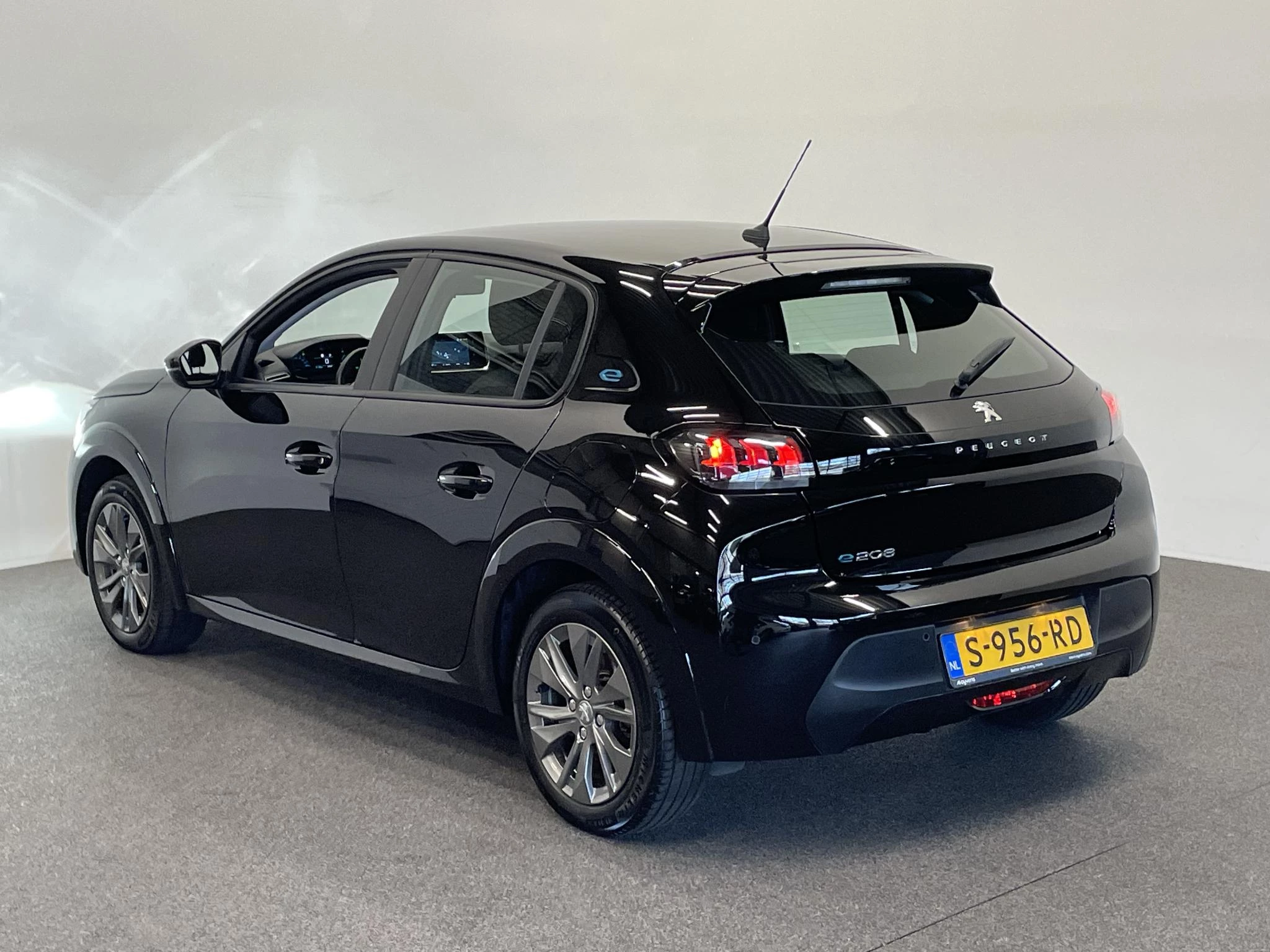 Hoofdafbeelding Peugeot e-208