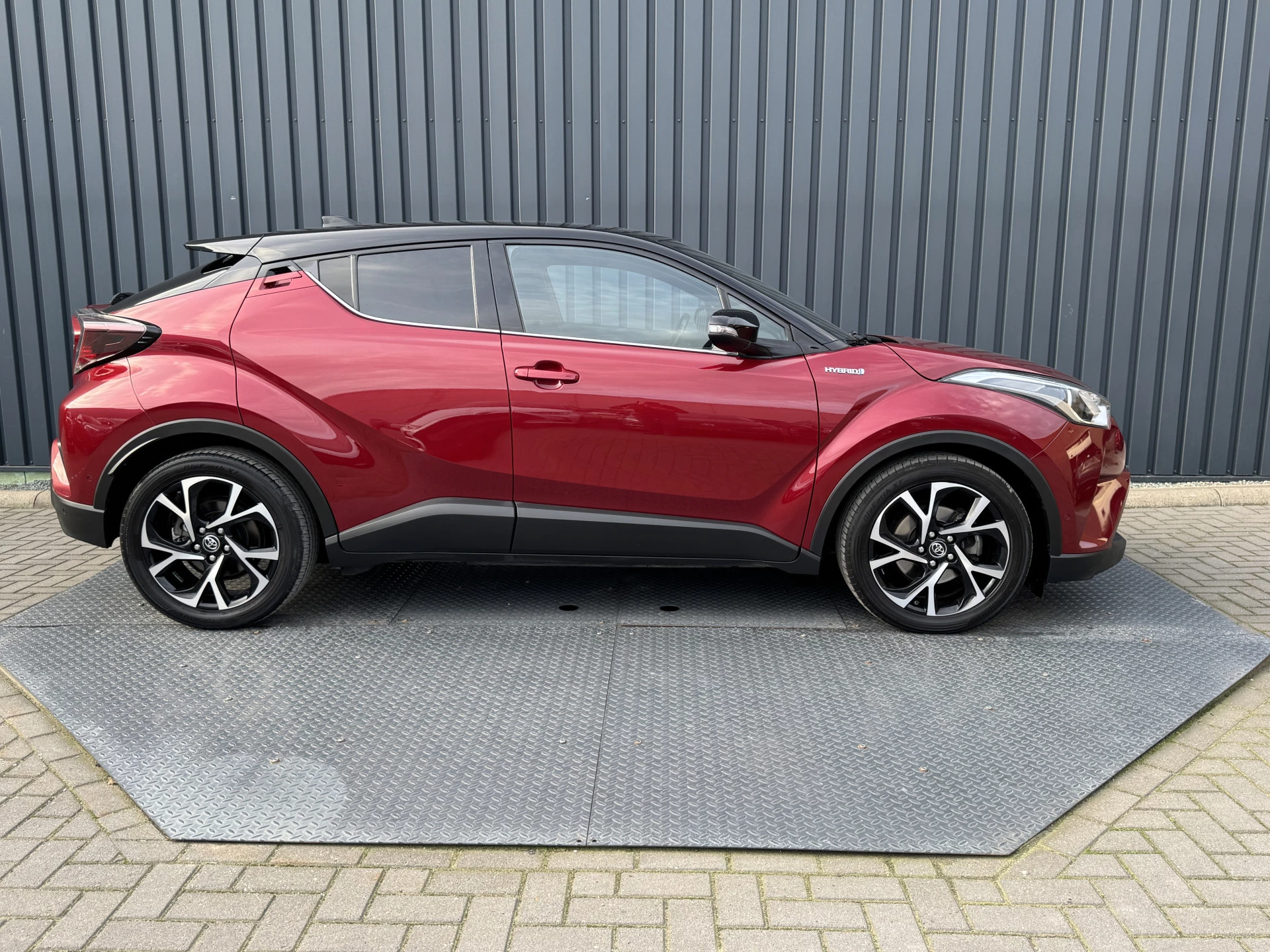Hoofdafbeelding Toyota C-HR