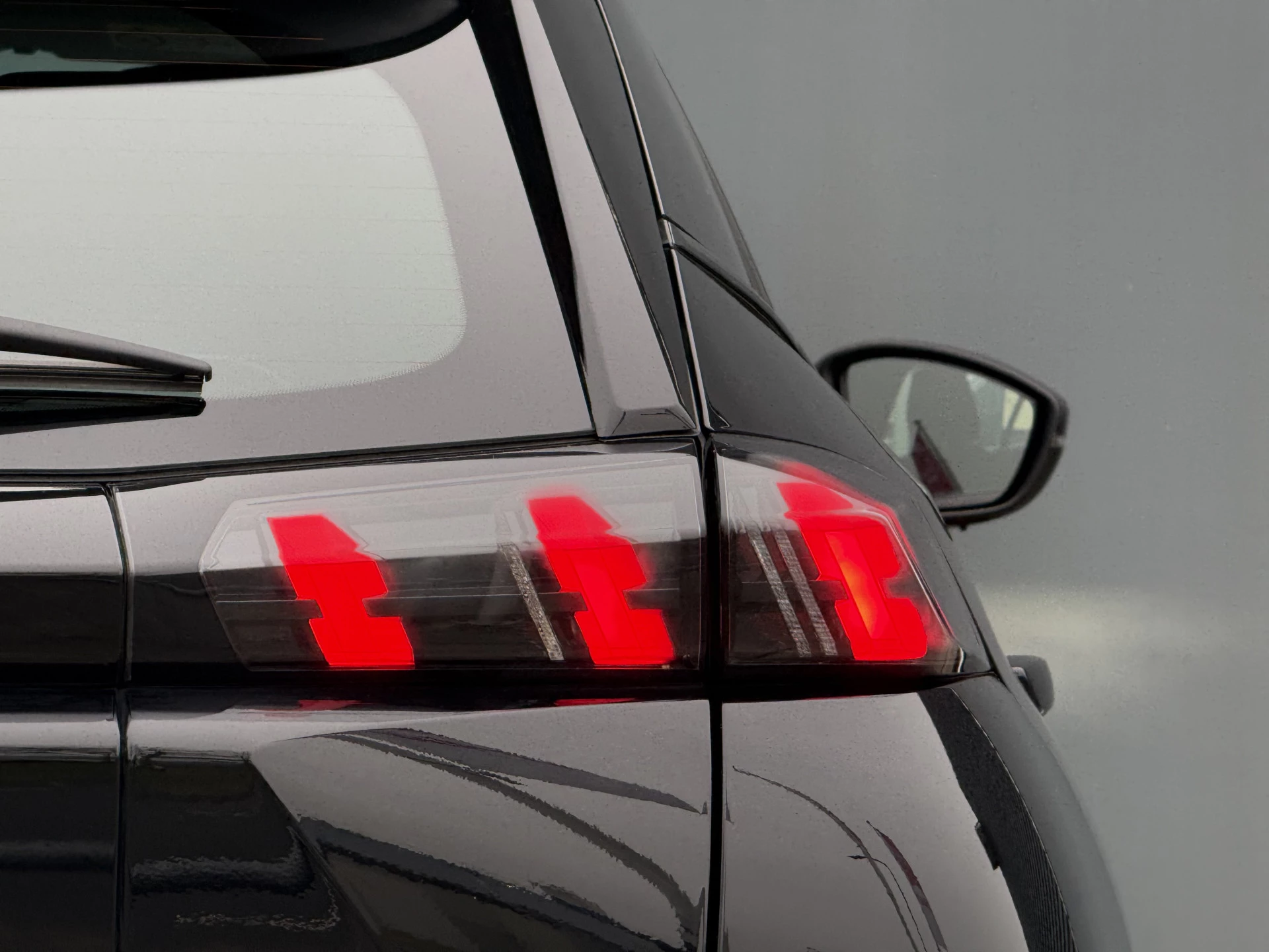 Hoofdafbeelding Peugeot e-2008