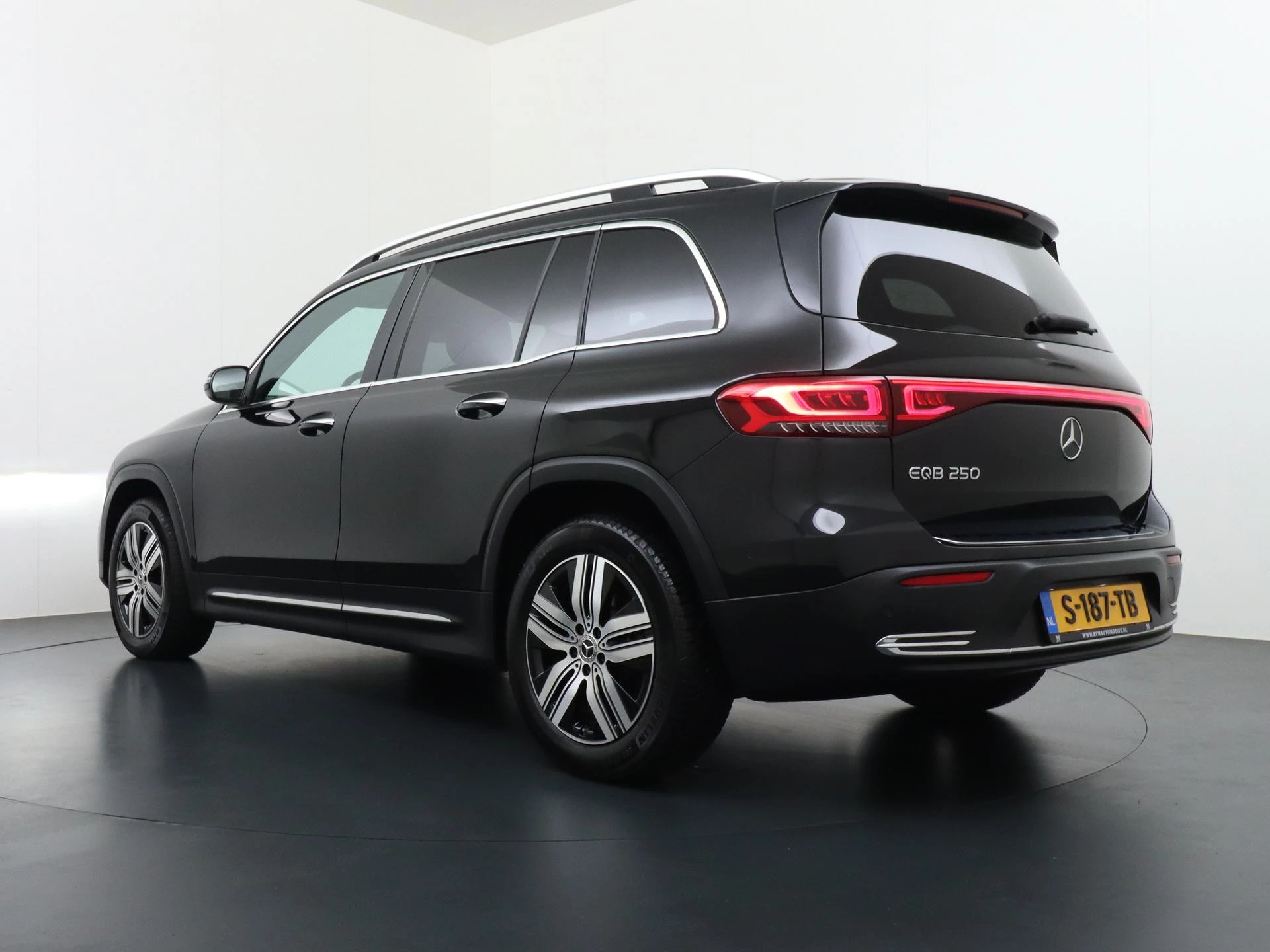 Hoofdafbeelding Mercedes-Benz EQB