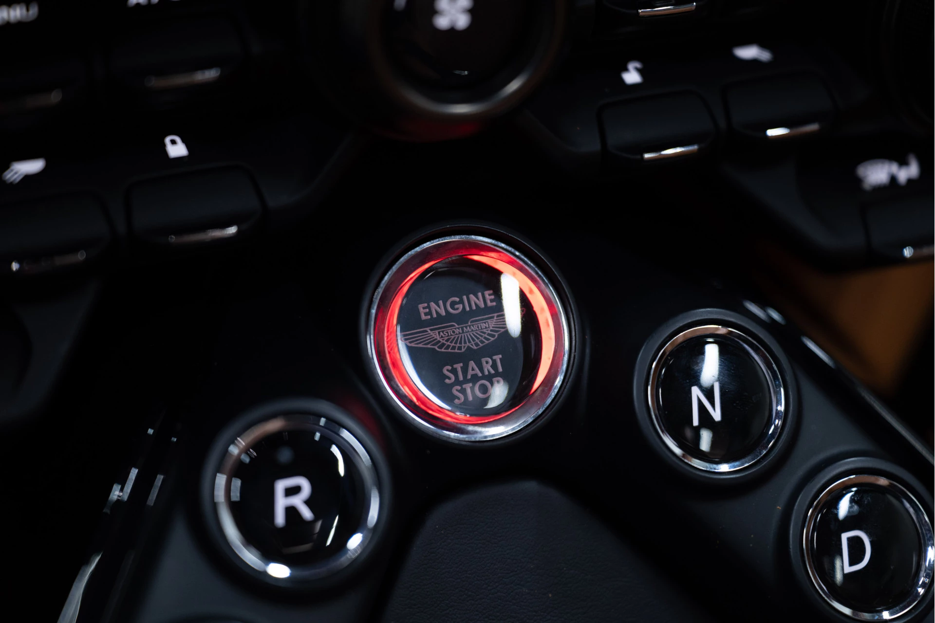 Hoofdafbeelding Aston Martin V8 Vantage