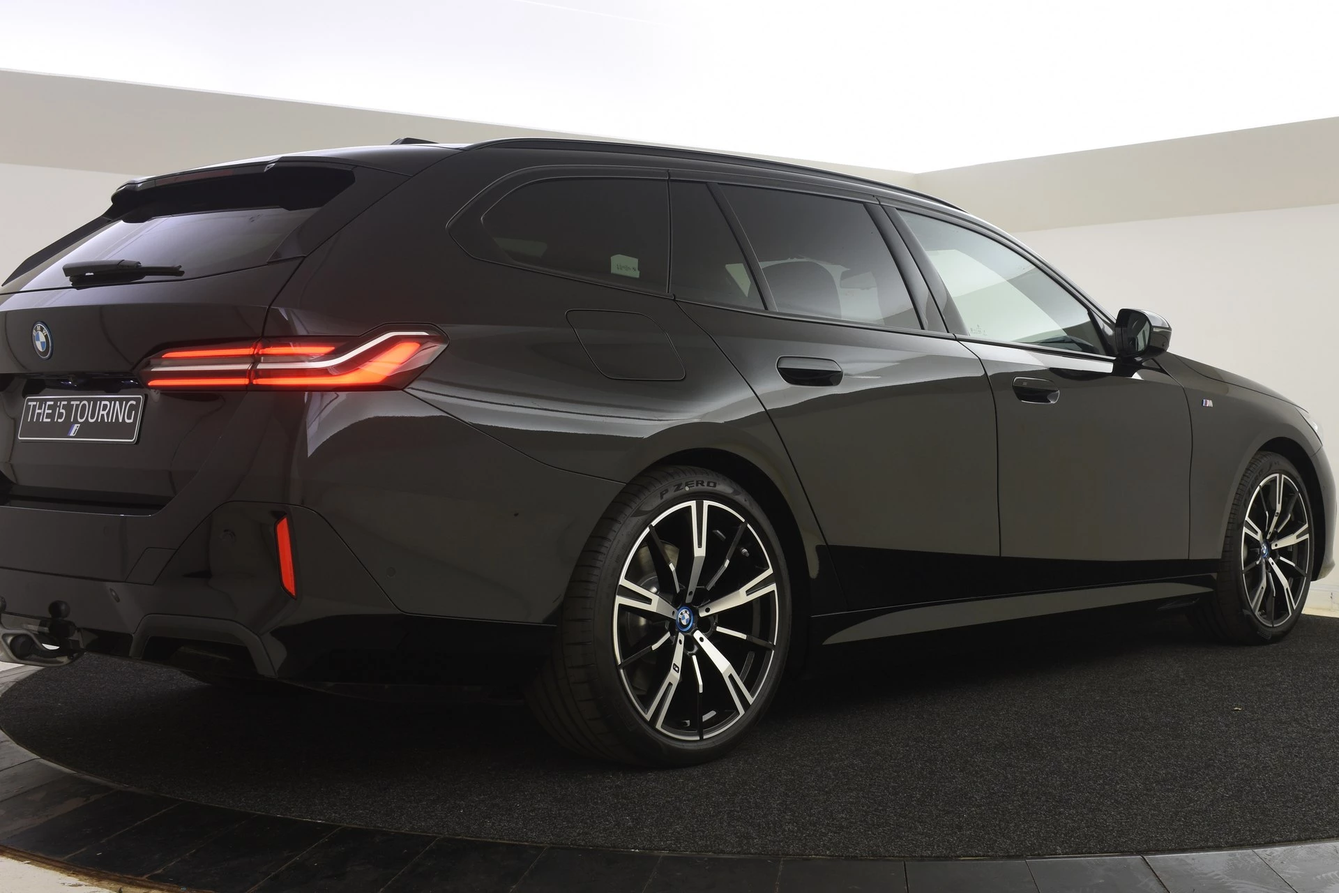 Hoofdafbeelding BMW i5