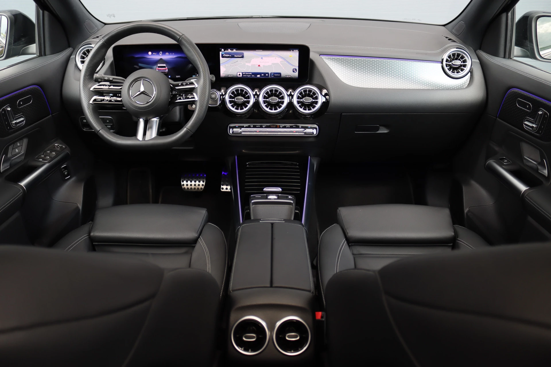 Hoofdafbeelding Mercedes-Benz EQA