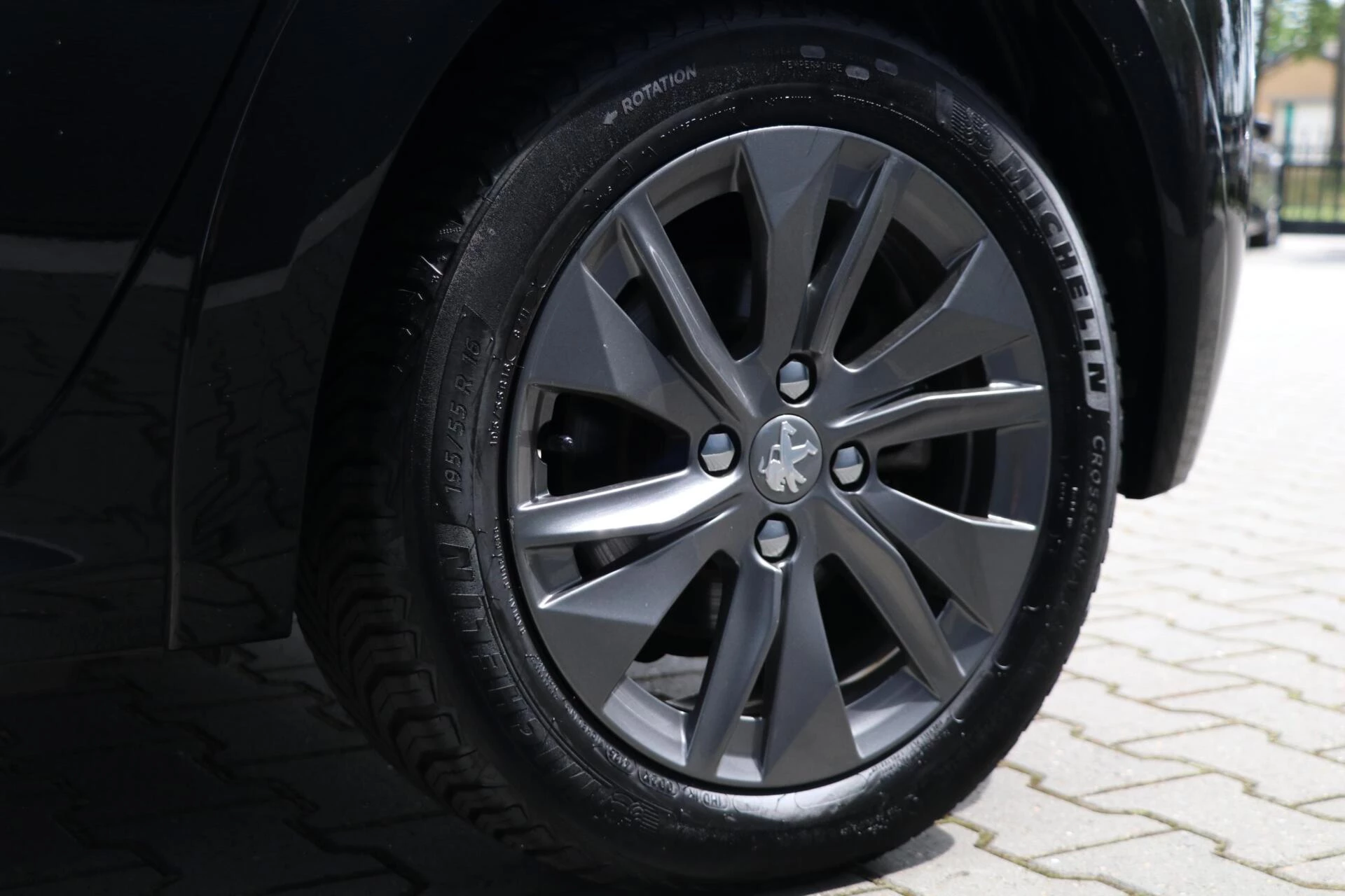 Hoofdafbeelding Peugeot e-208