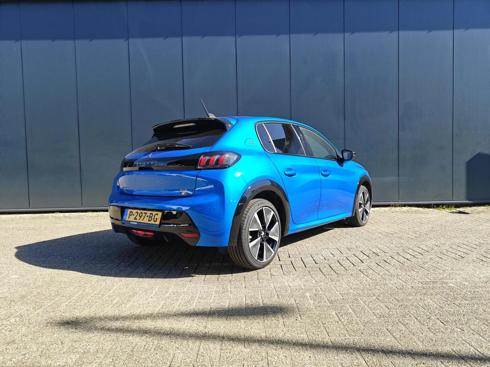 Hoofdafbeelding Peugeot e-208