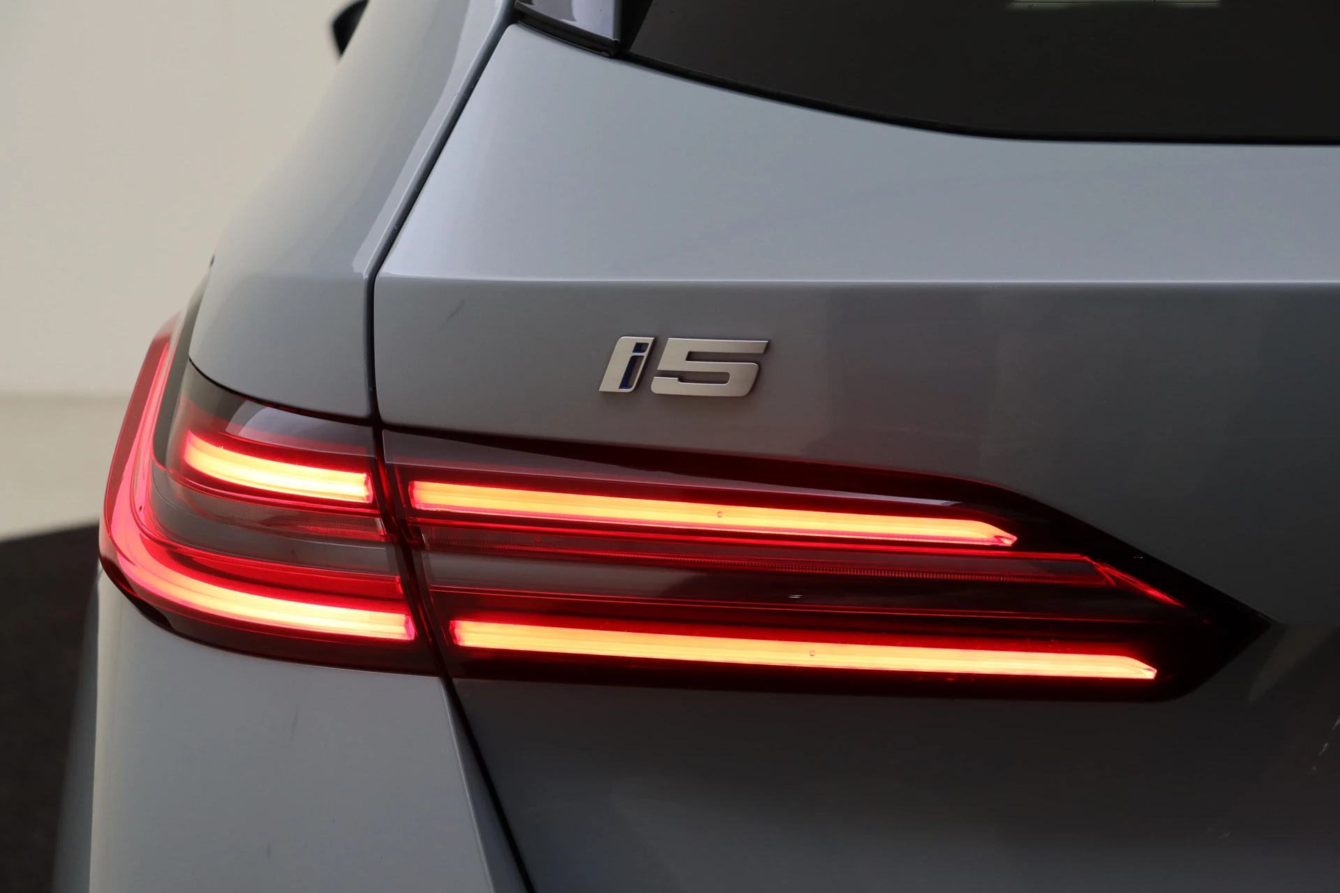 Hoofdafbeelding BMW i5