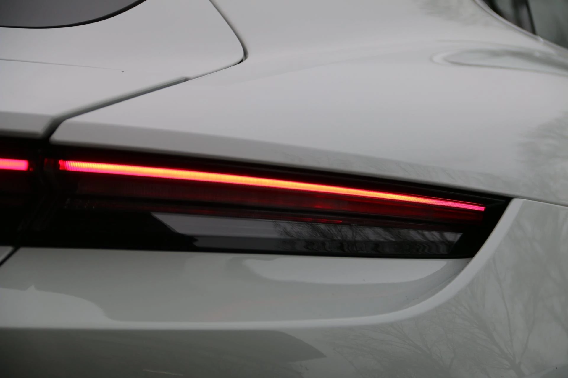 Hoofdafbeelding Porsche Taycan