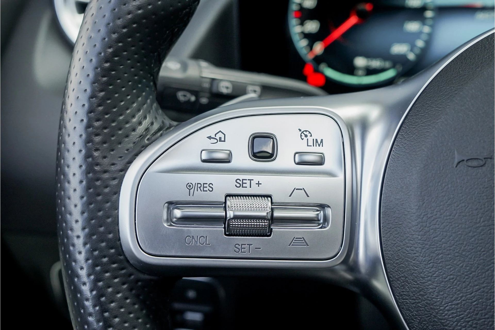 Hoofdafbeelding Mercedes-Benz EQA