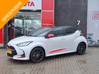 Toyota Yaris 1.5 HYBRID EXECUTIVE AFNEEMBARE TREKHAAK 17"LMV LED HALF-LEDER/STOELVERW. PARK-SENSOREN PRIVACY-GLASS