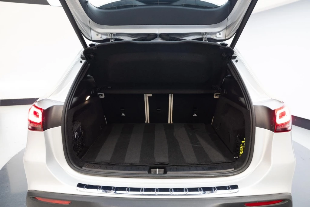 Hoofdafbeelding Mercedes-Benz EQA