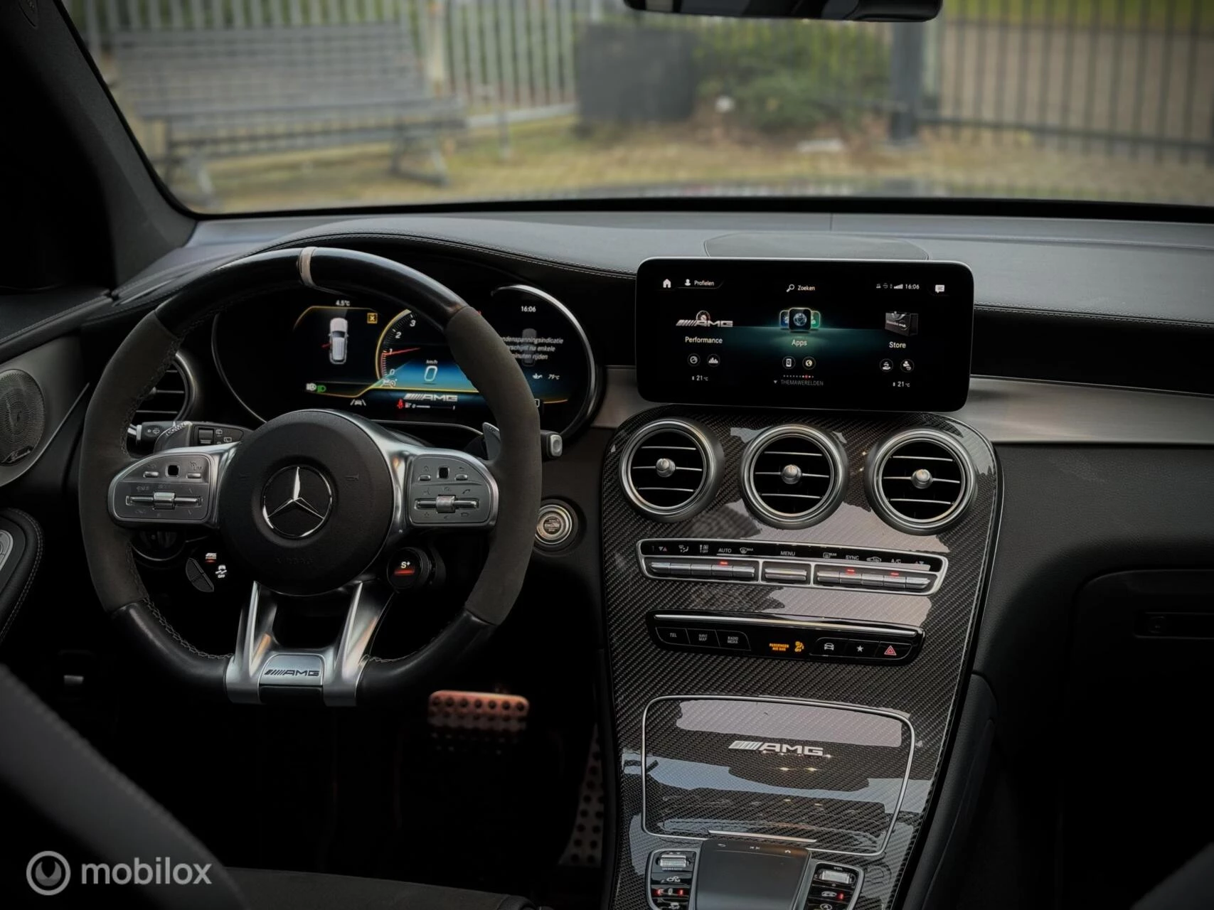 Hoofdafbeelding Mercedes-Benz GLC