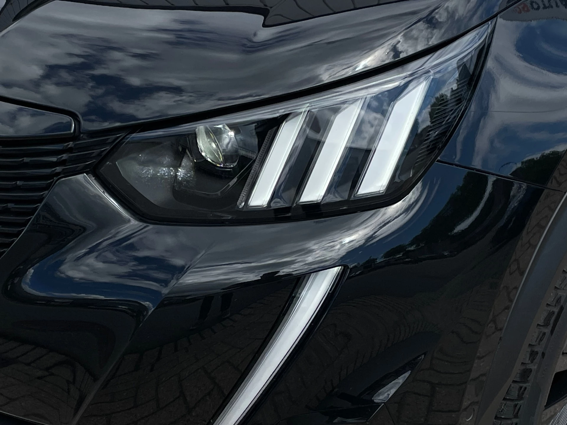 Hoofdafbeelding Peugeot e-2008