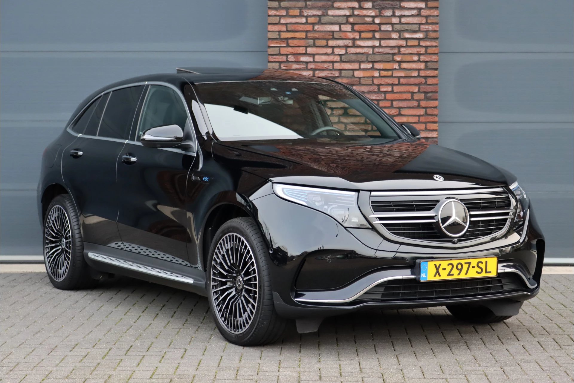 Hoofdafbeelding Mercedes-Benz EQC