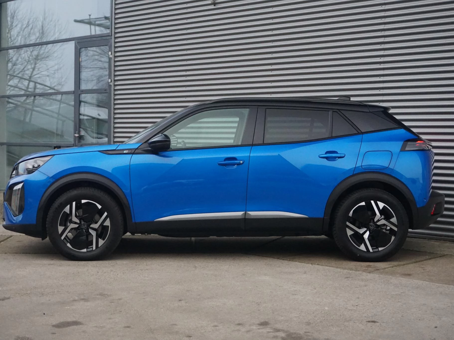 Hoofdafbeelding Peugeot e-2008