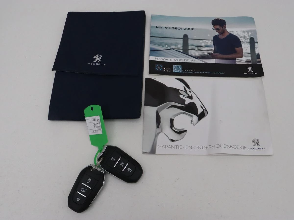 Hoofdafbeelding Peugeot e-2008
