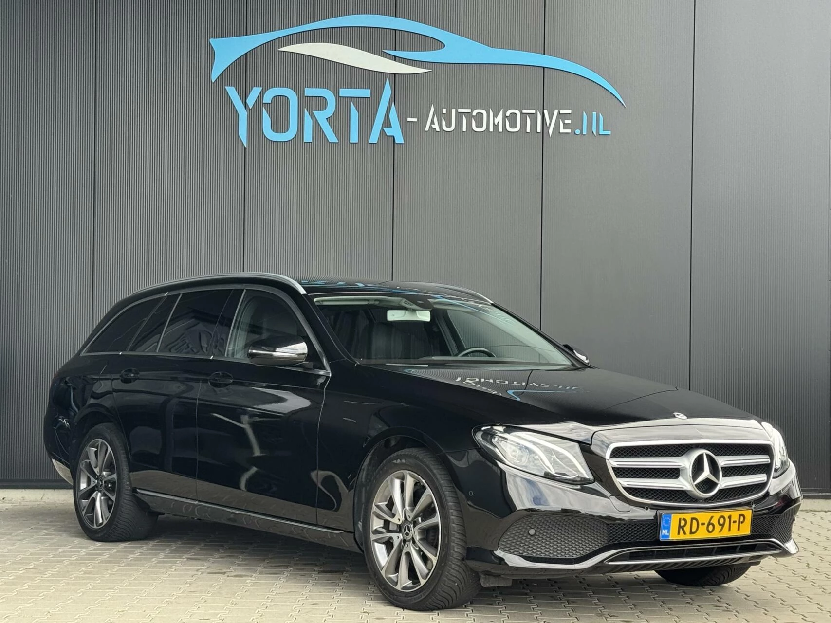 Hoofdafbeelding Mercedes-Benz E-Klasse