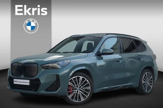 BMW iX1 eDrive20 M Sport Pro | Harman Kardon / Panoramadak / Head-up / Elektrische stoelen + Memory / 20 Inch