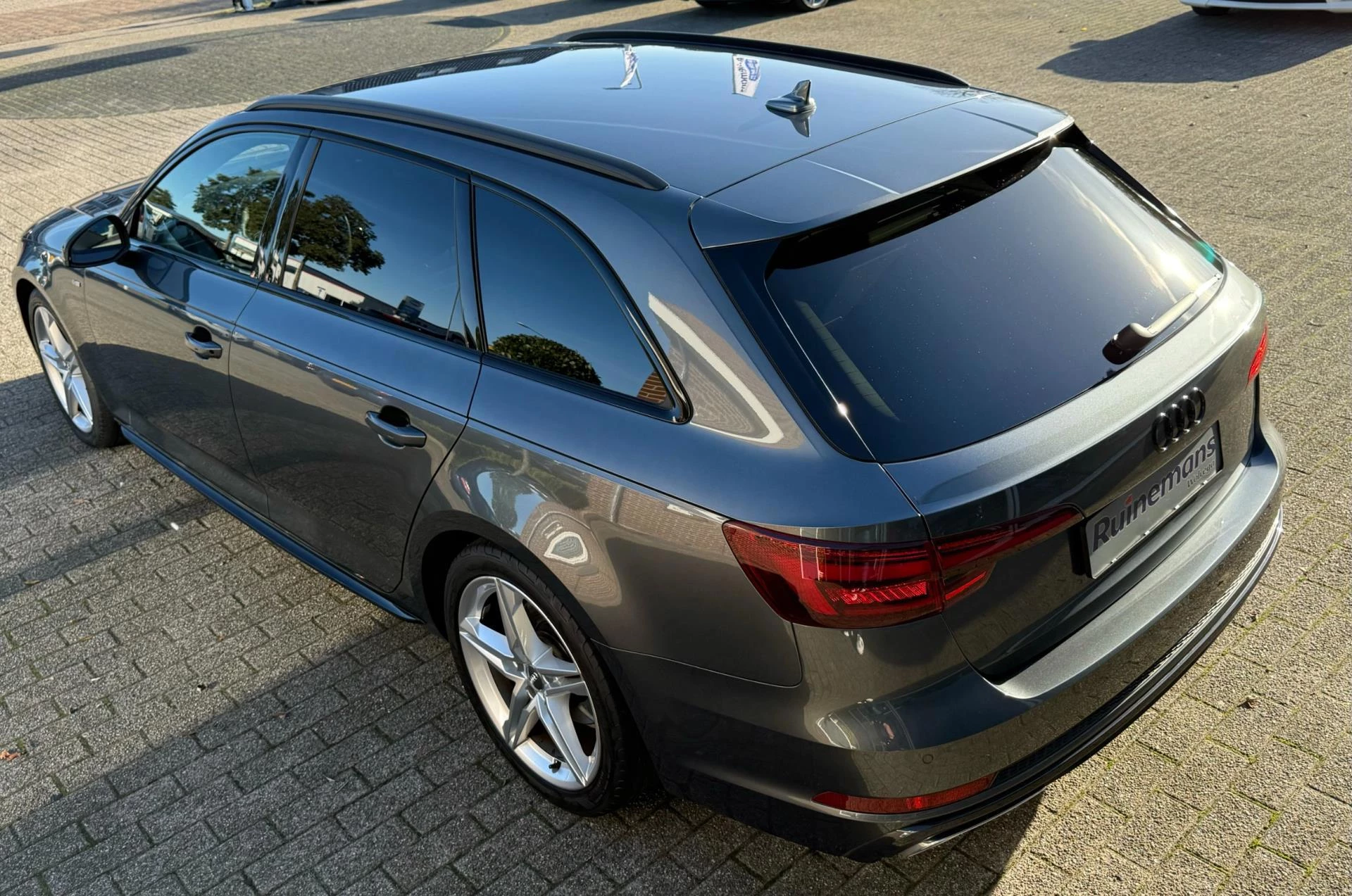 Hoofdafbeelding Audi A4