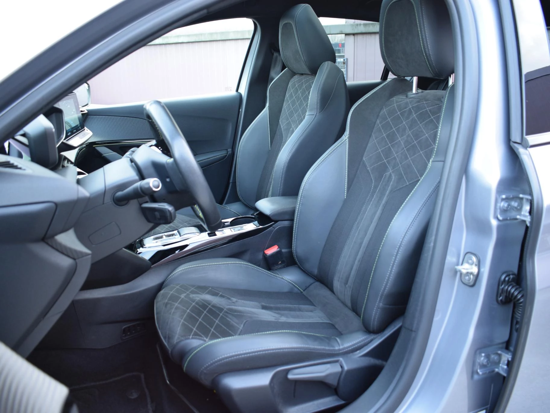 Hoofdafbeelding Peugeot e-208