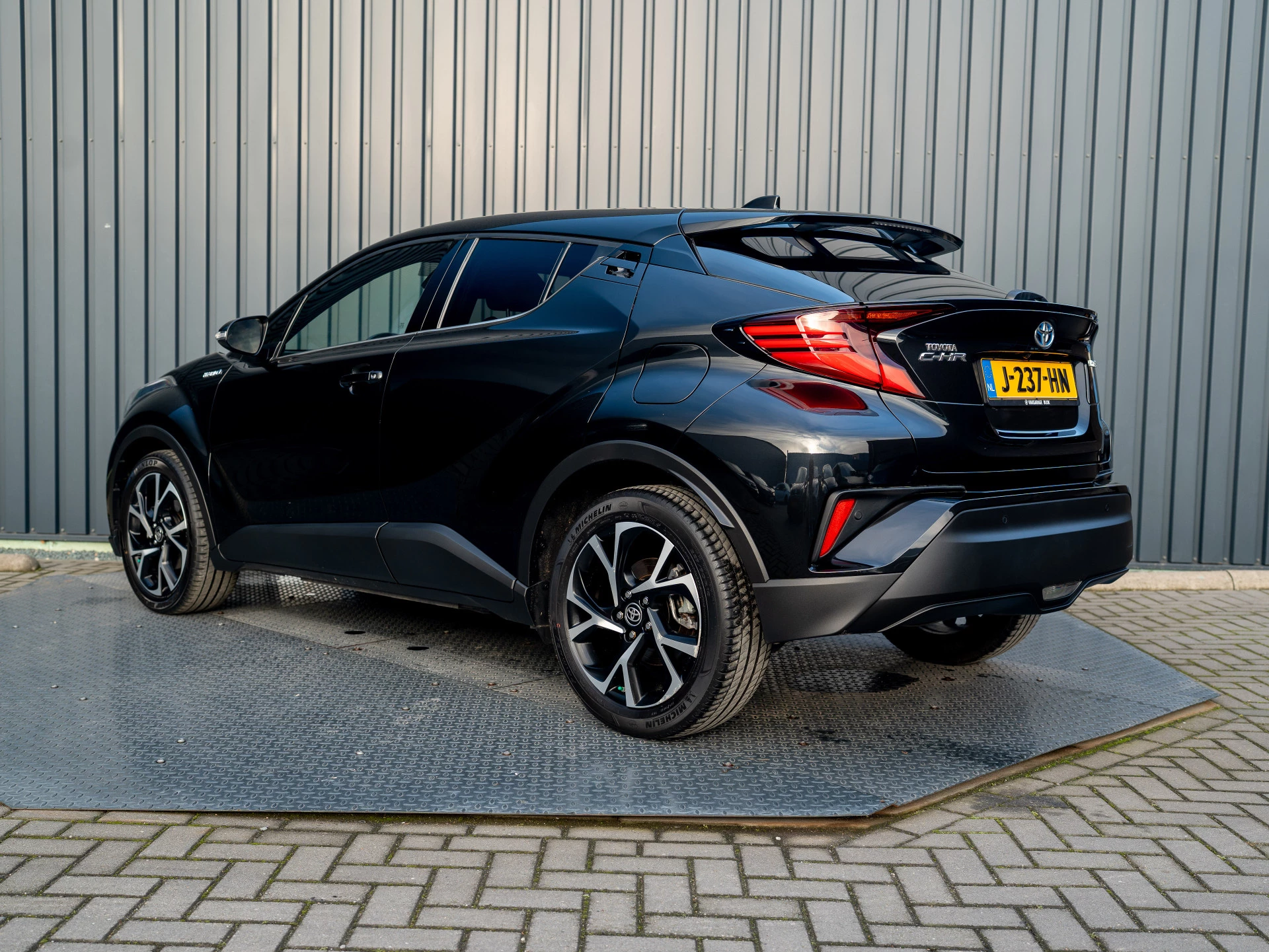 Hoofdafbeelding Toyota C-HR