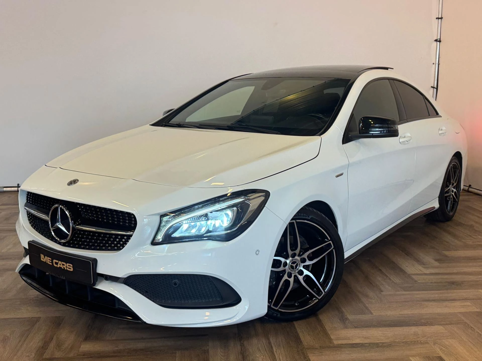 Hoofdafbeelding Mercedes-Benz CLA