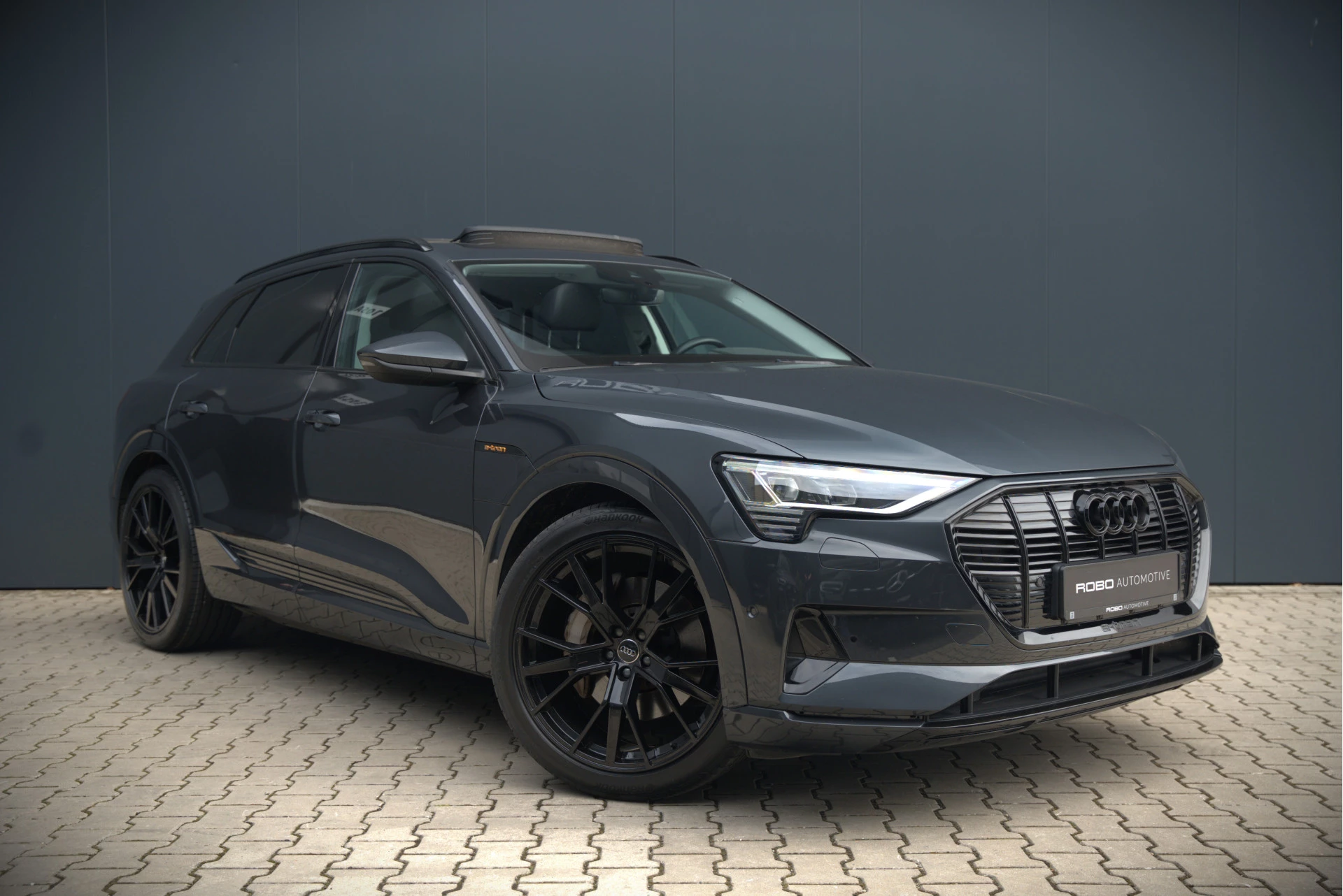 Hoofdafbeelding Audi e-tron