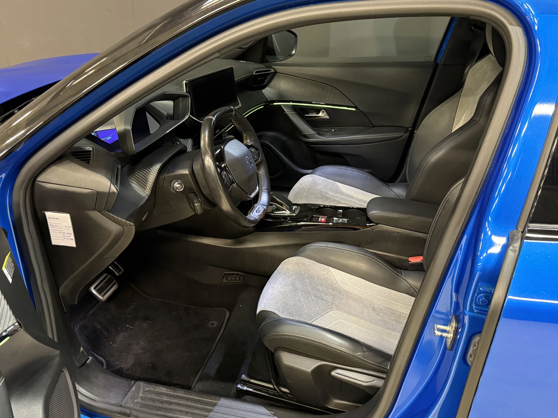 Hoofdafbeelding Peugeot e-2008