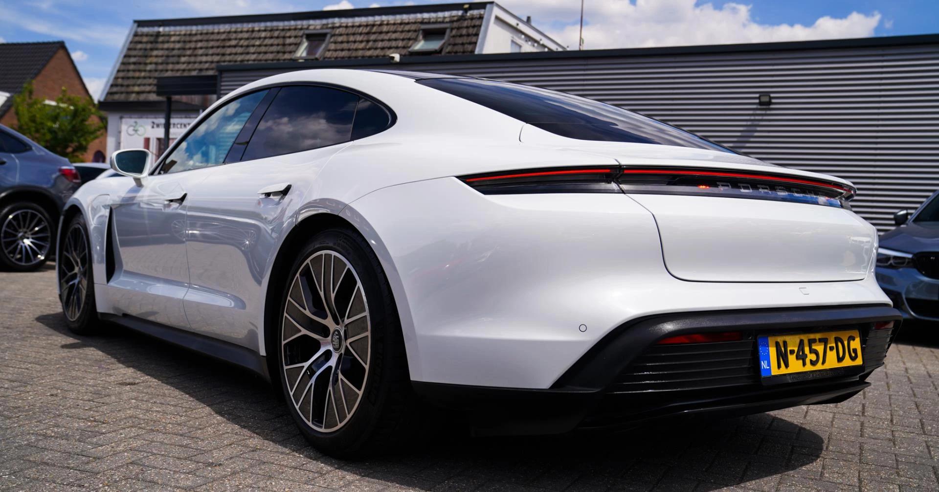 Hoofdafbeelding Porsche Taycan