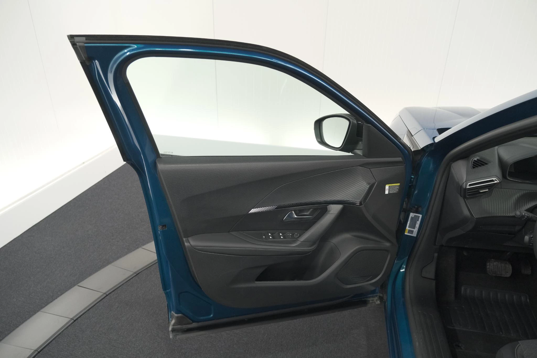 Hoofdafbeelding Peugeot e-2008