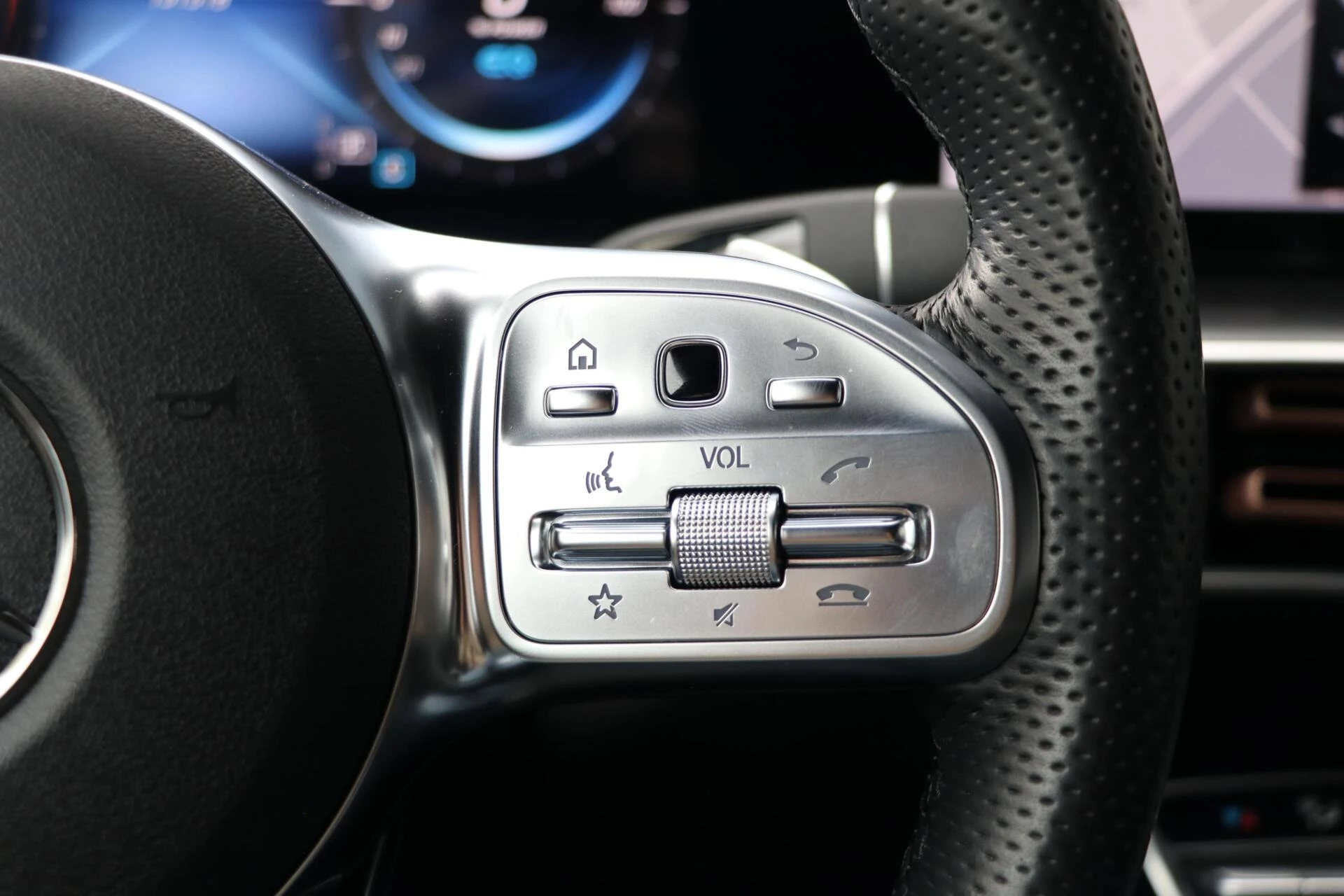 Hoofdafbeelding Mercedes-Benz EQC