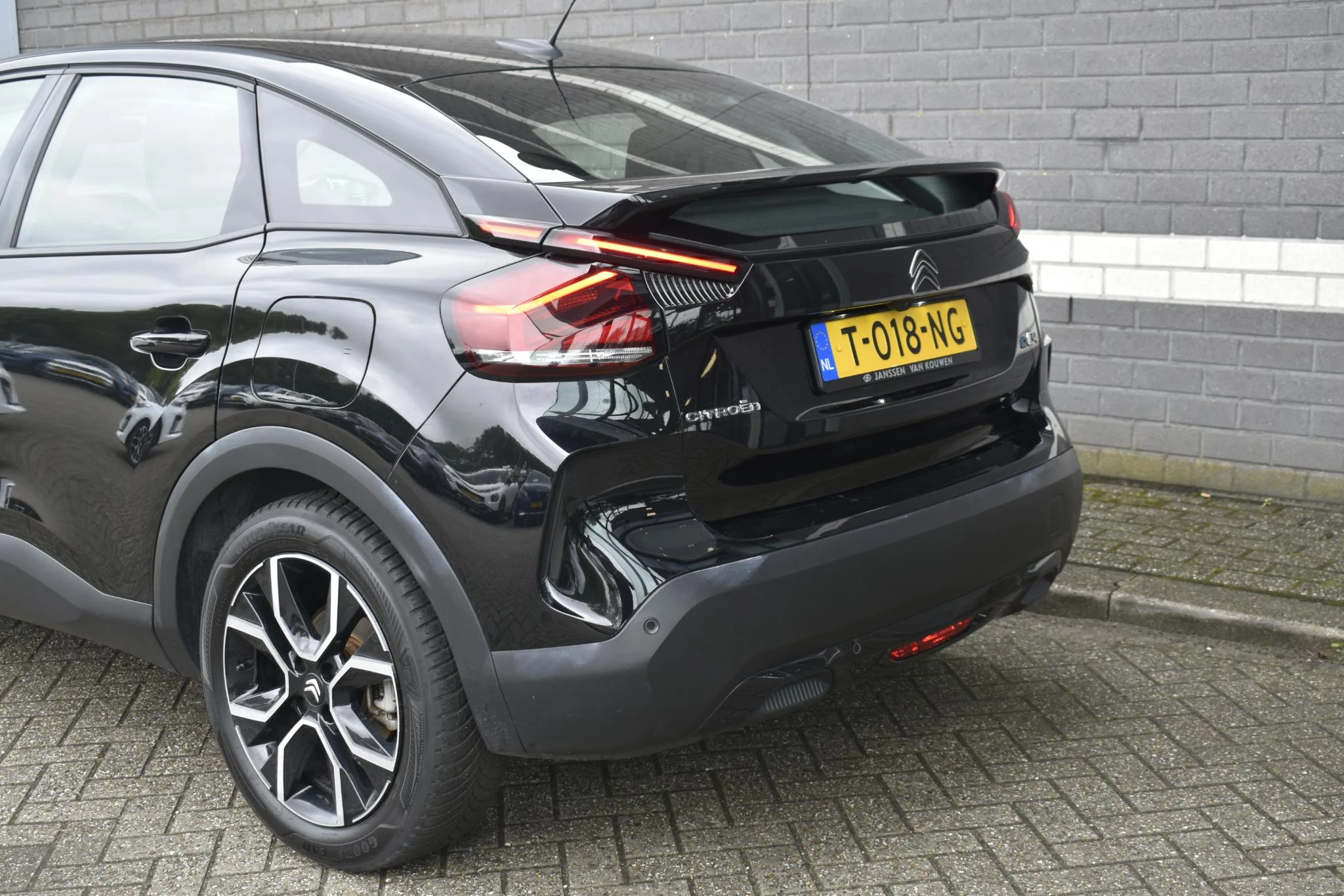 Hoofdafbeelding Citroën ë-C4