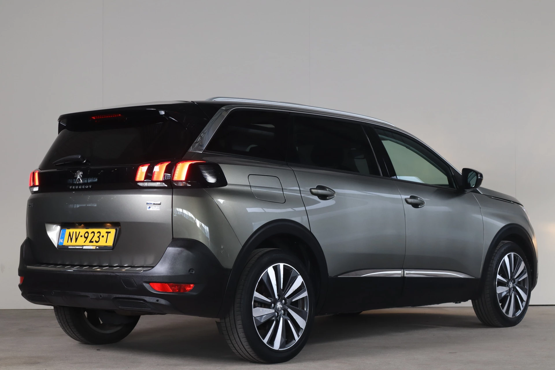 Hoofdafbeelding Peugeot 5008