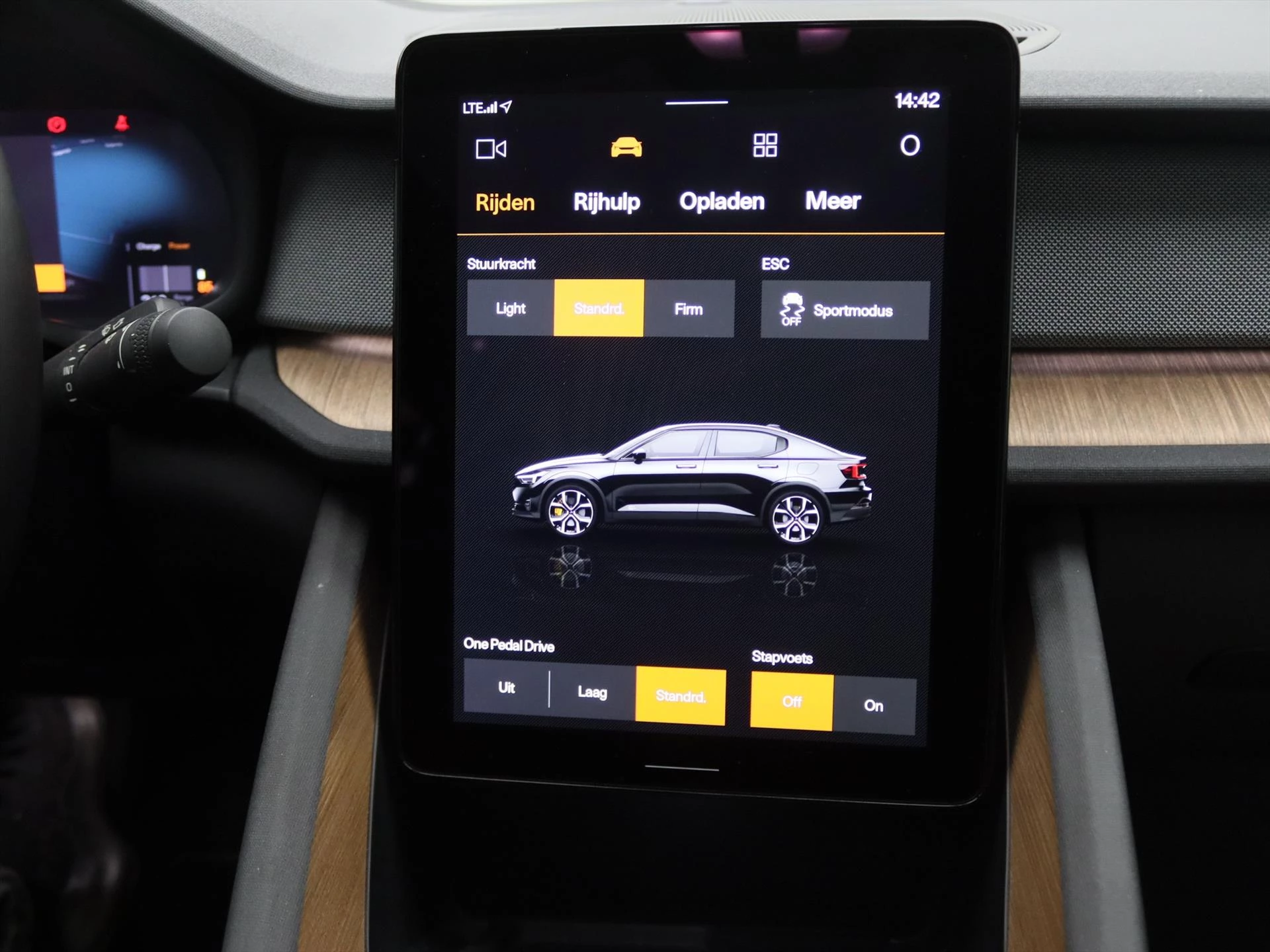 Hoofdafbeelding Polestar 2