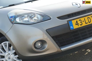 Hoofdafbeelding Renault Clio Renault Clio 1.2 TCe Dynamique | Beige Poivre | Navi/Cruise/Clima/Keyless - Keurig!