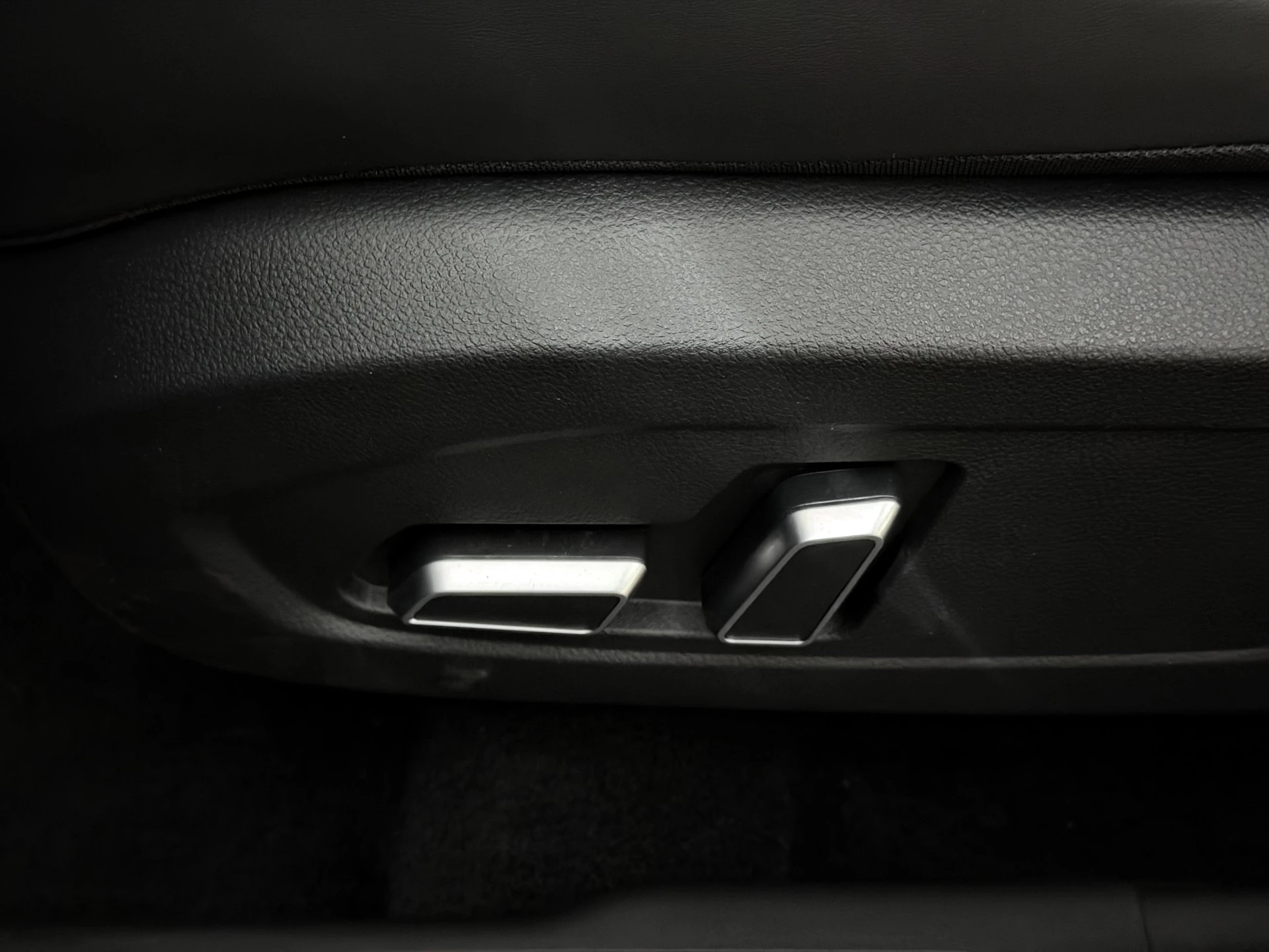 Hoofdafbeelding DFSK E5 PHEV