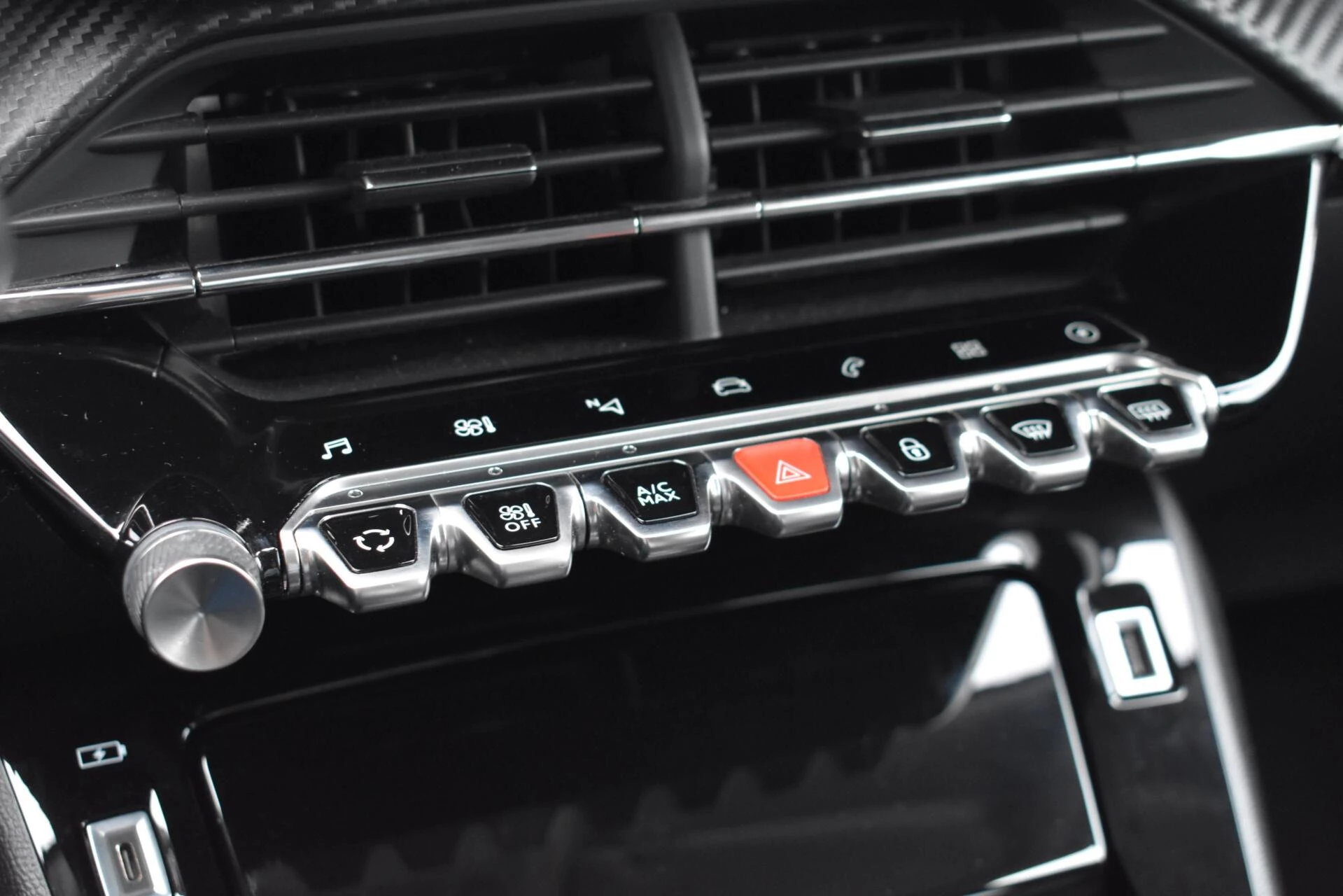 Hoofdafbeelding Peugeot e-2008