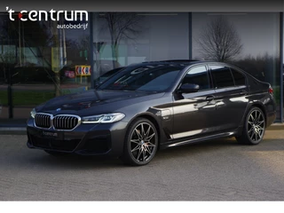 Hoofdafbeelding BMW 5 Serie BMW 5 Serie 530e M-Sport Business Edition Plus 293 PK, Schuifdak, Driving Ass. Prof, Camera, Head-Up, Carplay
