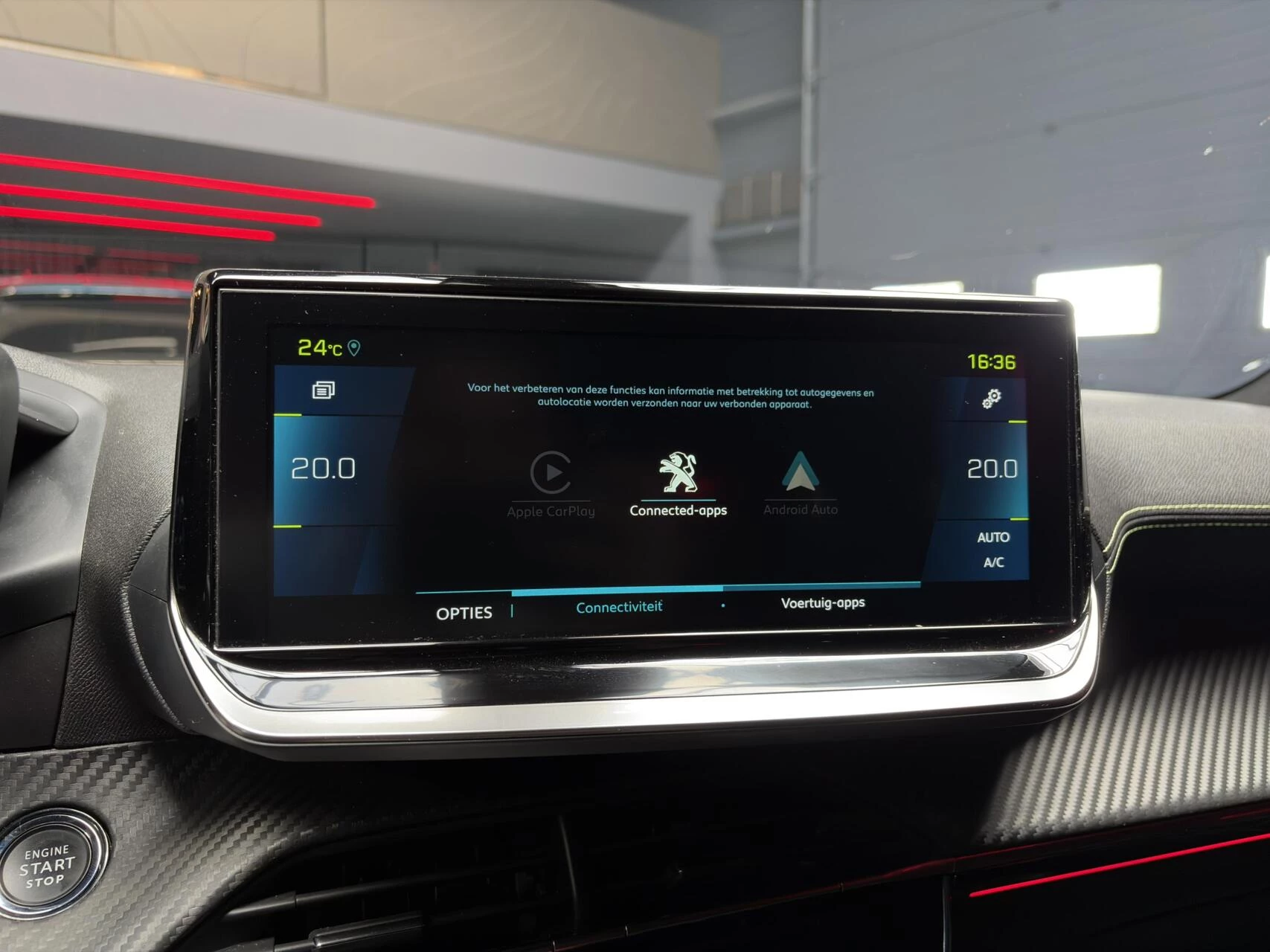 Hoofdafbeelding Peugeot e-2008