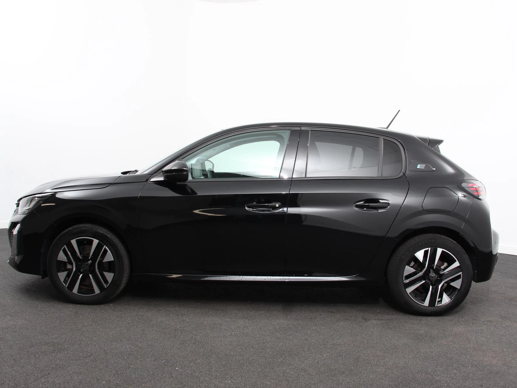Hoofdafbeelding Peugeot e-208