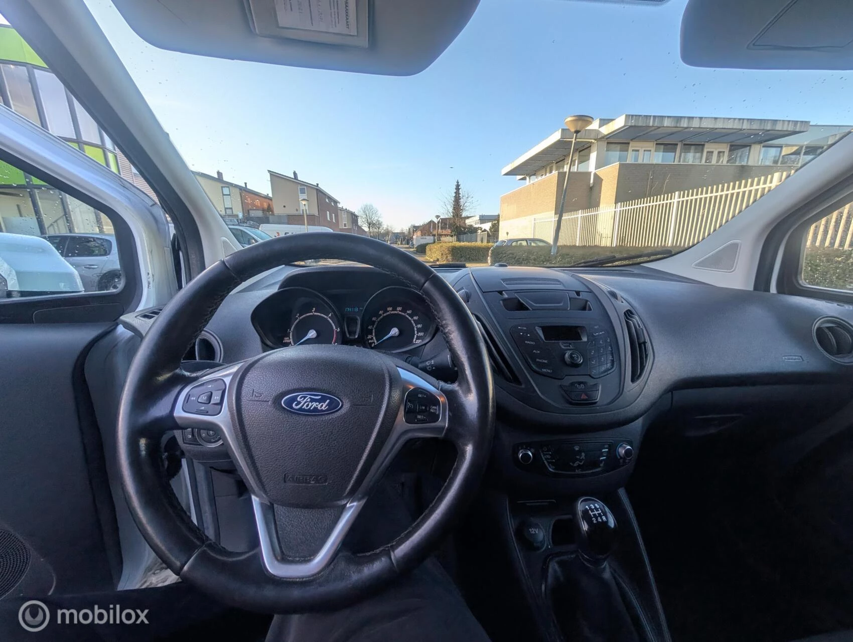 Hoofdafbeelding Ford Transit Courier