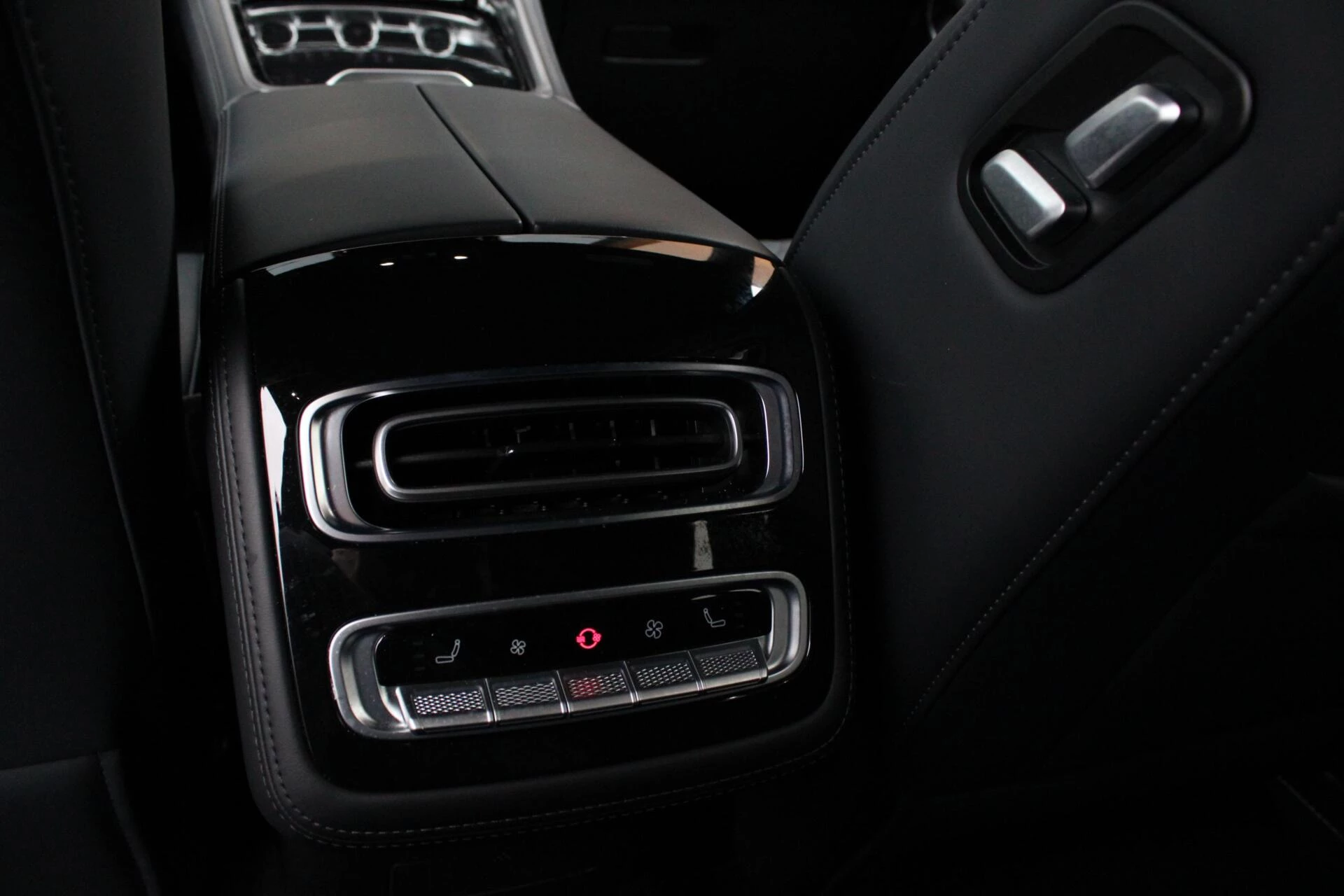 Hoofdafbeelding Omoda 9 SHS