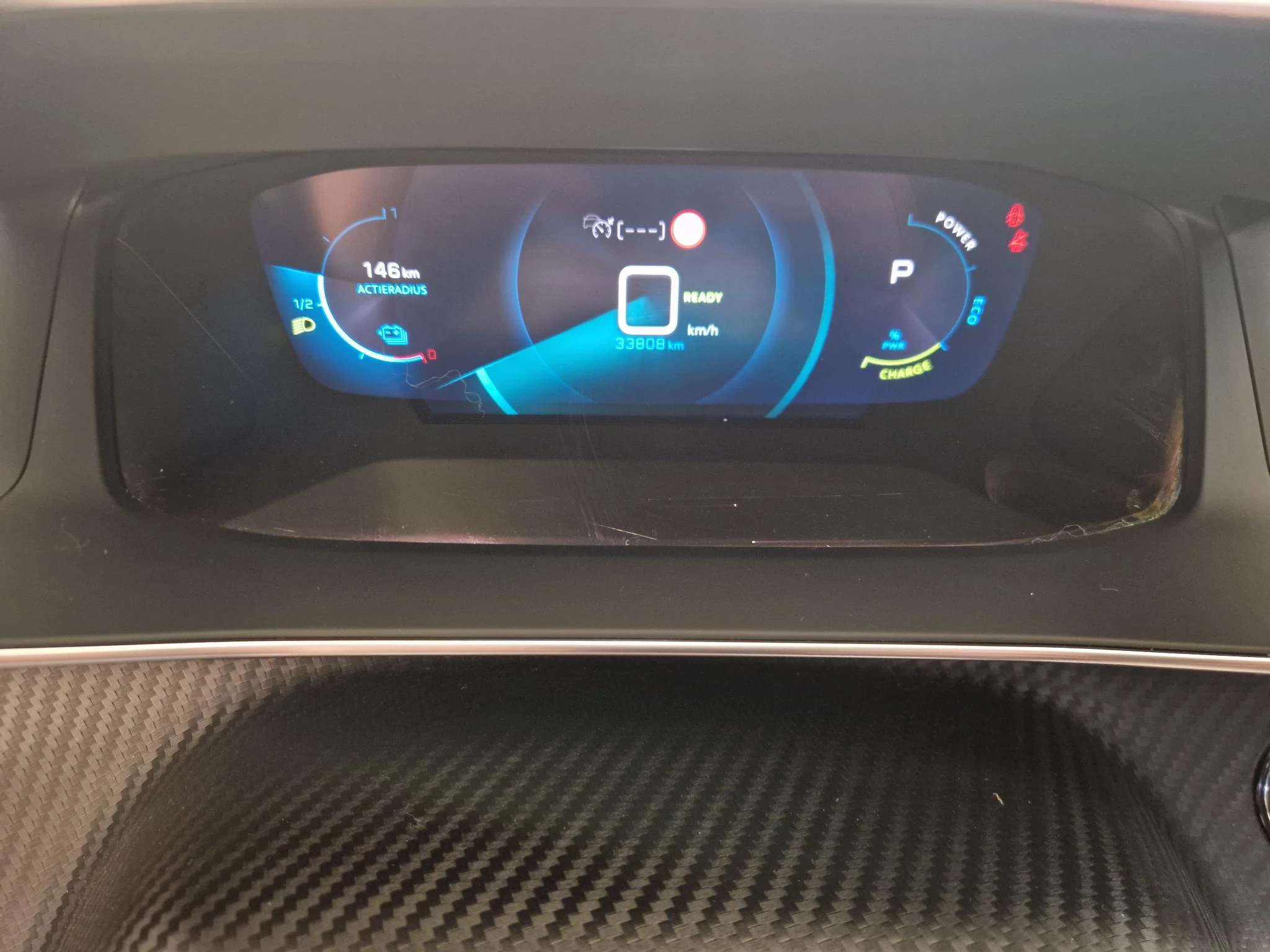 Hoofdafbeelding Peugeot e-2008