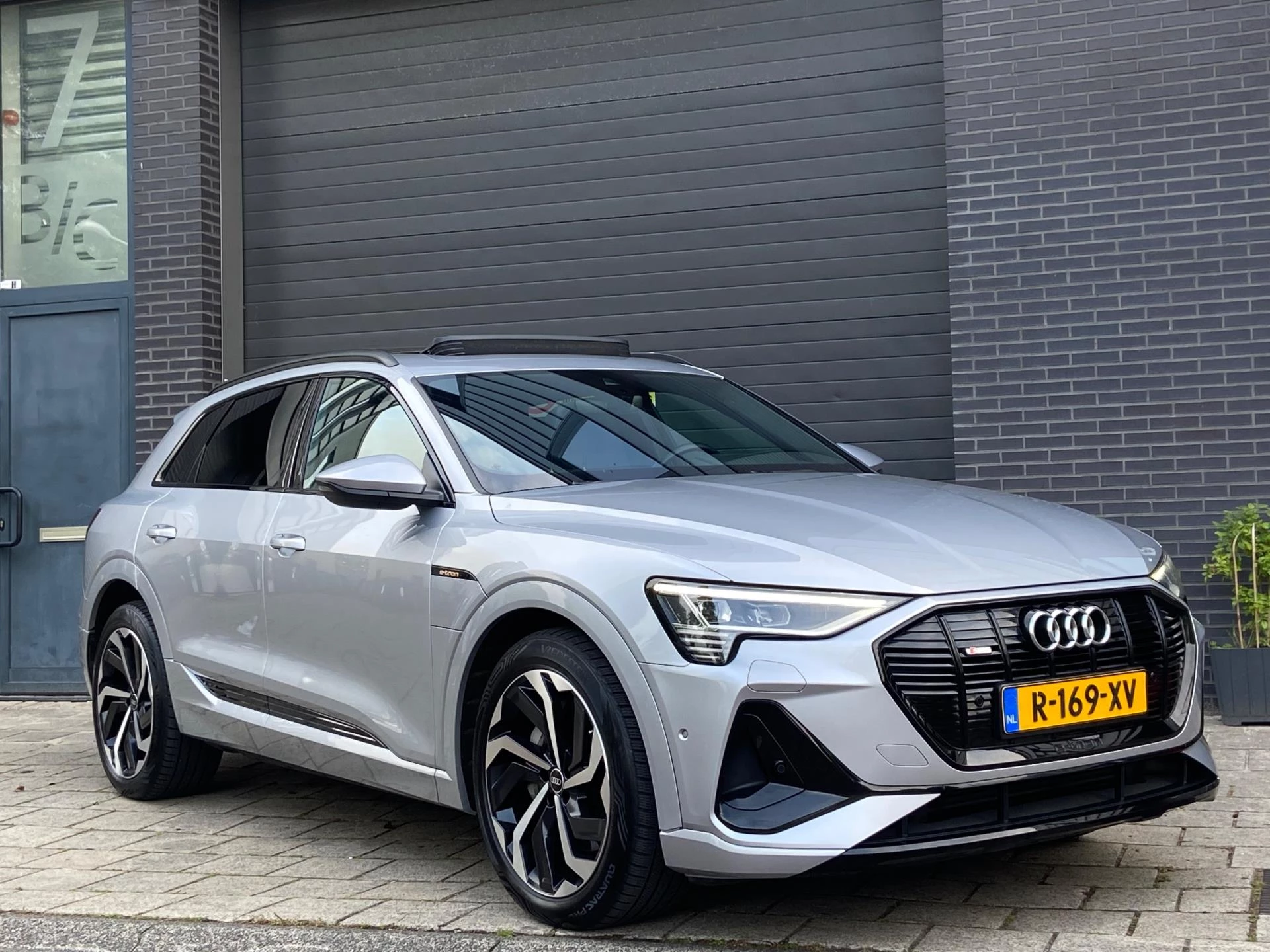 Hoofdafbeelding Audi e-tron