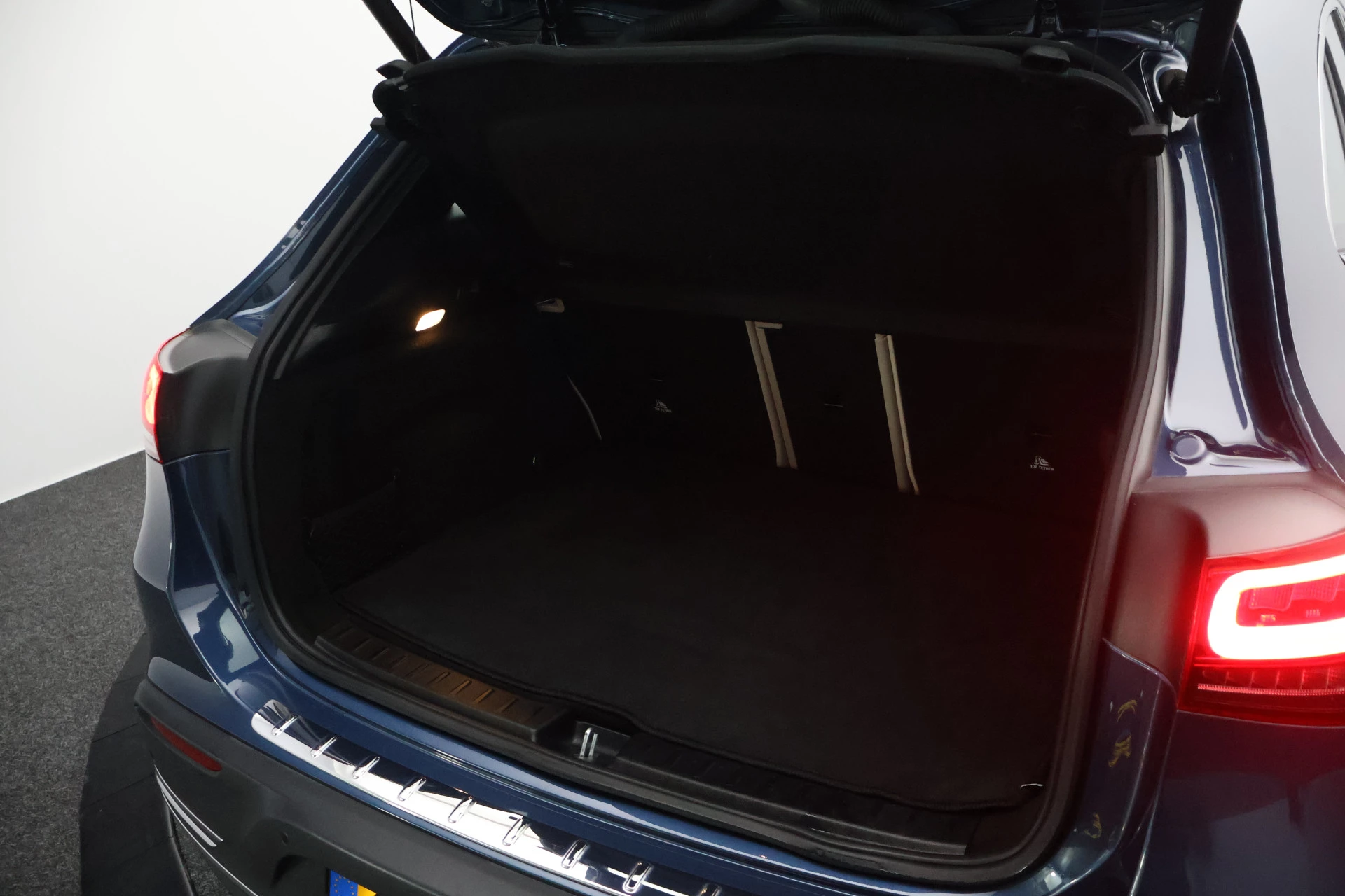 Hoofdafbeelding Mercedes-Benz EQA