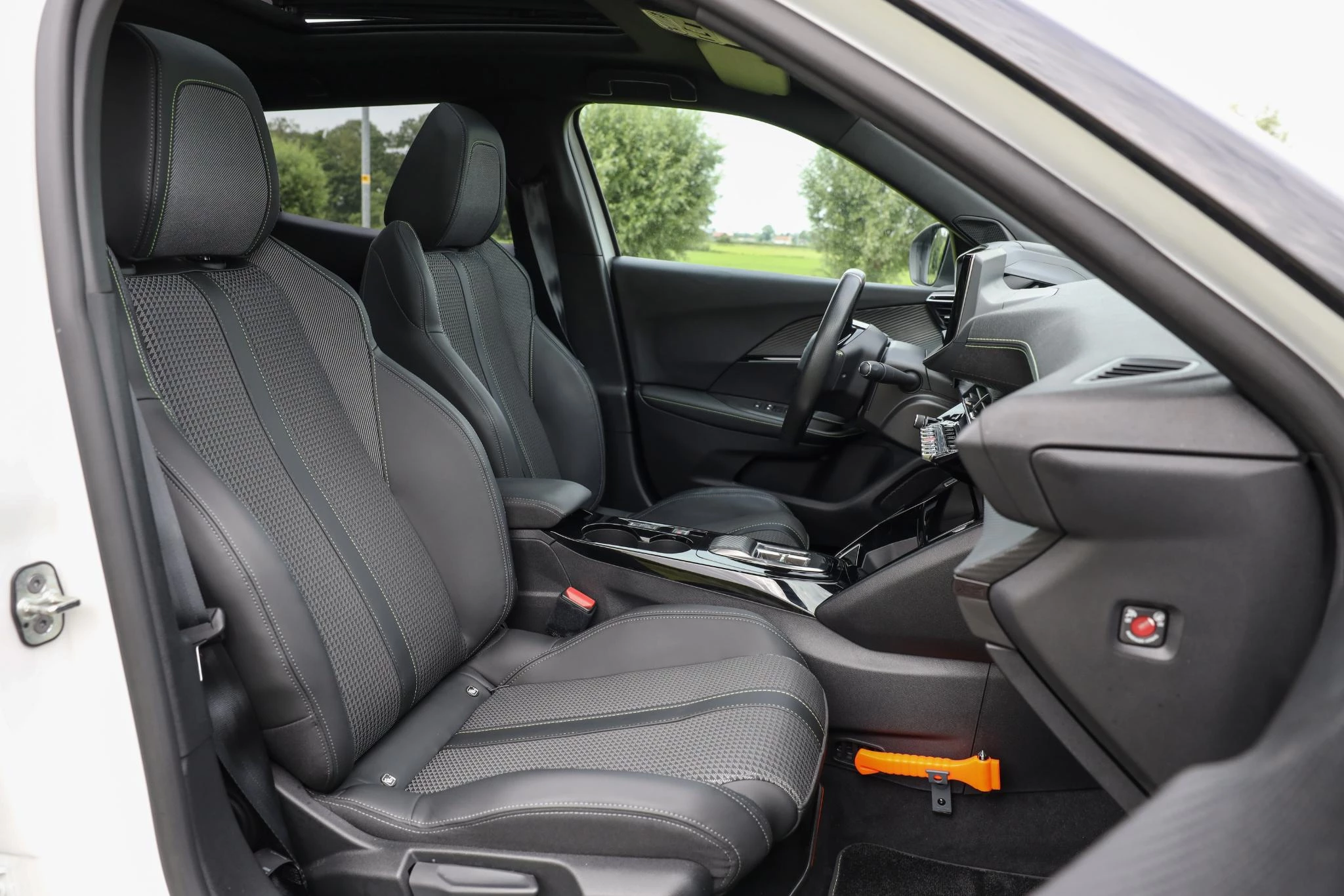 Hoofdafbeelding Peugeot e-2008