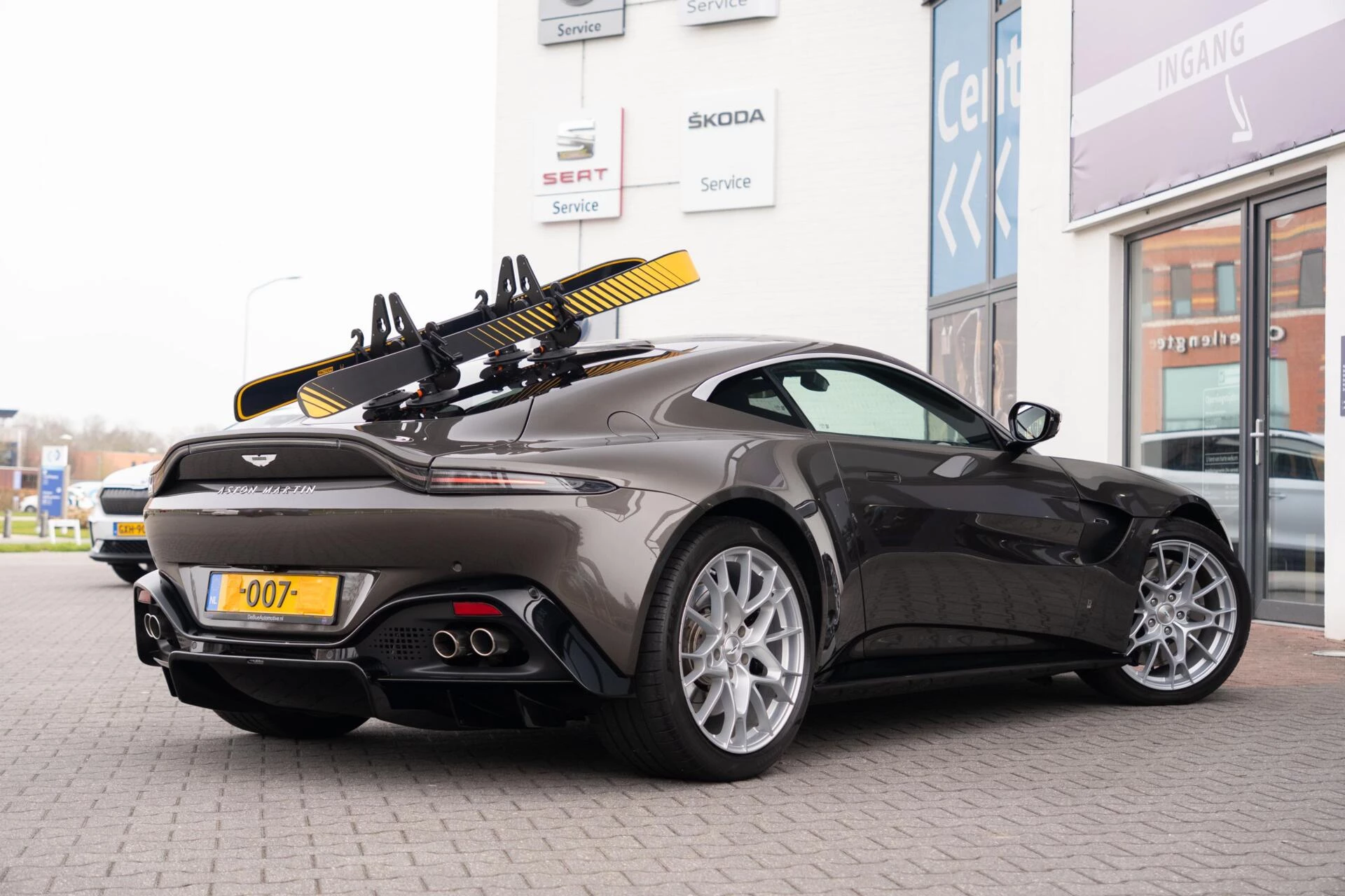 Hoofdafbeelding Aston Martin V8 Vantage