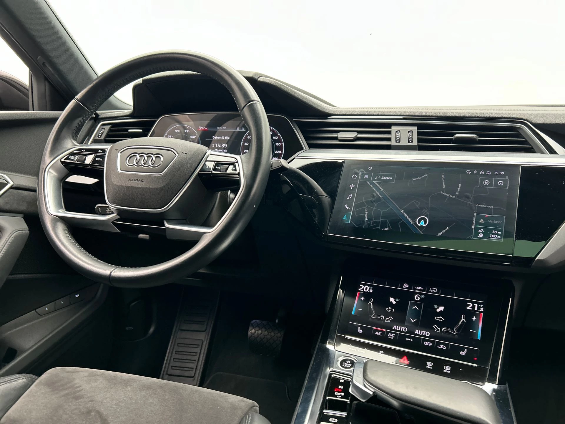 Hoofdafbeelding Audi e-tron