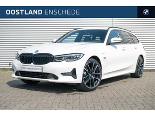 BMW 3 Serie Touring 320i M Sport Automaat / Panoramadak / Sportstoelen / Adaptieve LED / Live Cockpit Plus / M Sportonderstel / Leder
