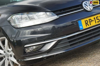 Volkswagen Golf 1.4 TSI Connected Series | Deep Black Metallic | AppleCarplay/Navi/Cruise/Bluetooth/A